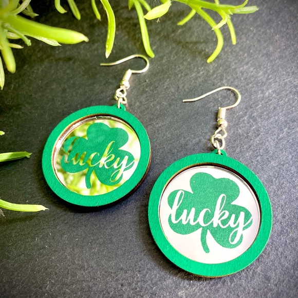 Hand Painted Mirror Wood Lucky Irish Shamrock St. Patrick’s Day Dangle Earrings - Picture 1 of 1